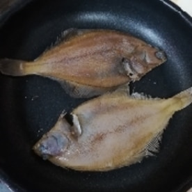 出来るんです フライパンで焼きカレイ レシピ 作り方 By こってぃさん 楽天レシピ 出来るんです フライパンで焼きカレイ レシピ 作り方 By こってぃさん 楽天レシピ